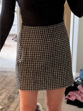 H&M Black & White Houndstooth Mini Skirt